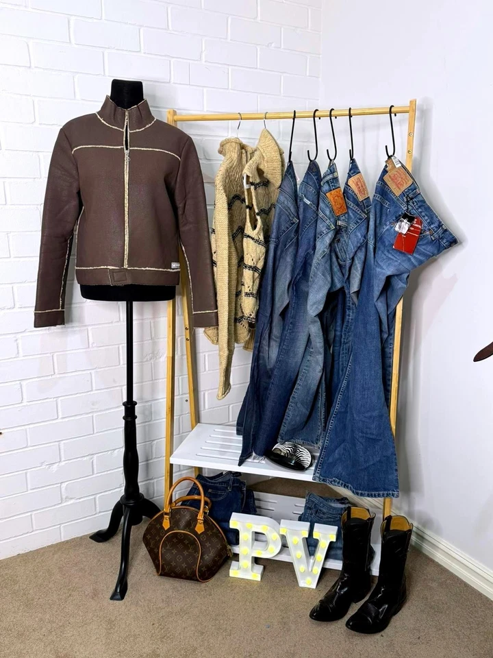 ¡Chaqueta de motociclista ultra rara vintage Y2K 'Roxy Life' de Quiksilver imitación piel de oveja! Foto 2 de 4