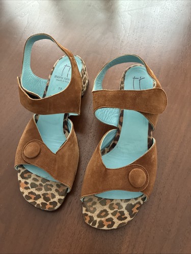 Thierry Rabotin Women’s Leopard Sandals Suede Sz 39 Barely Worn