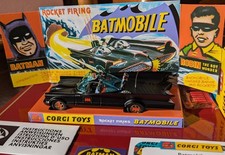 CORGI MODEL CLUB EXCLUSIVE No 267 MATTE BLACK BATMOBILE WITH COA
