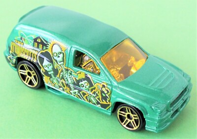 2006 HOT WHEELS FANDANGO SCI-FI HIWAY 5 PACK CAR. Near Mint.