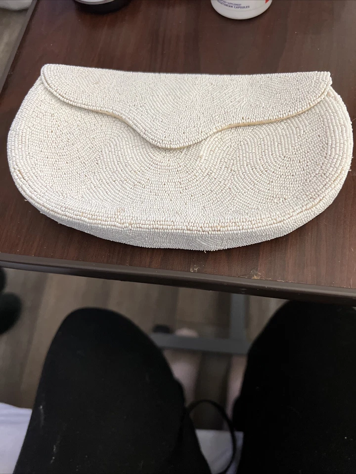 Bolso sin asas de noche Warburg marfil con cuentas forro satinado fiesta formal 8" de colección Foto 2 de 4