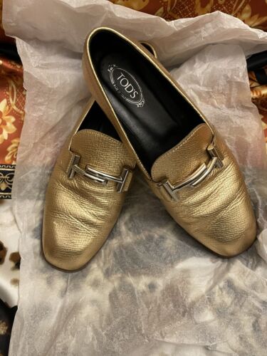 Tod's Women's Loafers Double T Metallic Gold Textu