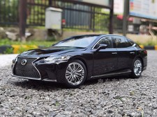 Autoart 1/18 LEXUS LS 500h Metal Diecast Model Car Black / White Gifts Display