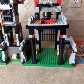 LEGO 6097 Fright Knights: Night Lord&rsquo;s Castle Missing Few Pieces No Box