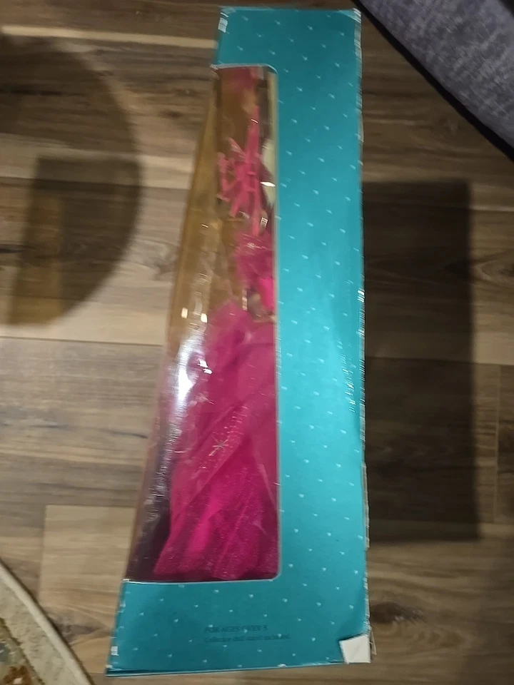 Коллекционная кукла Barbie 1990 Happy Holidays — специальное издание No4098 никогда не доставалась из коробки Mattel - Изображение 3 из 4