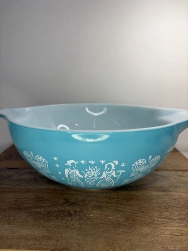 Pyrex 444 Turquoise Amish Butterprint Cinderella Bowl 4 Qt Nearly Mint