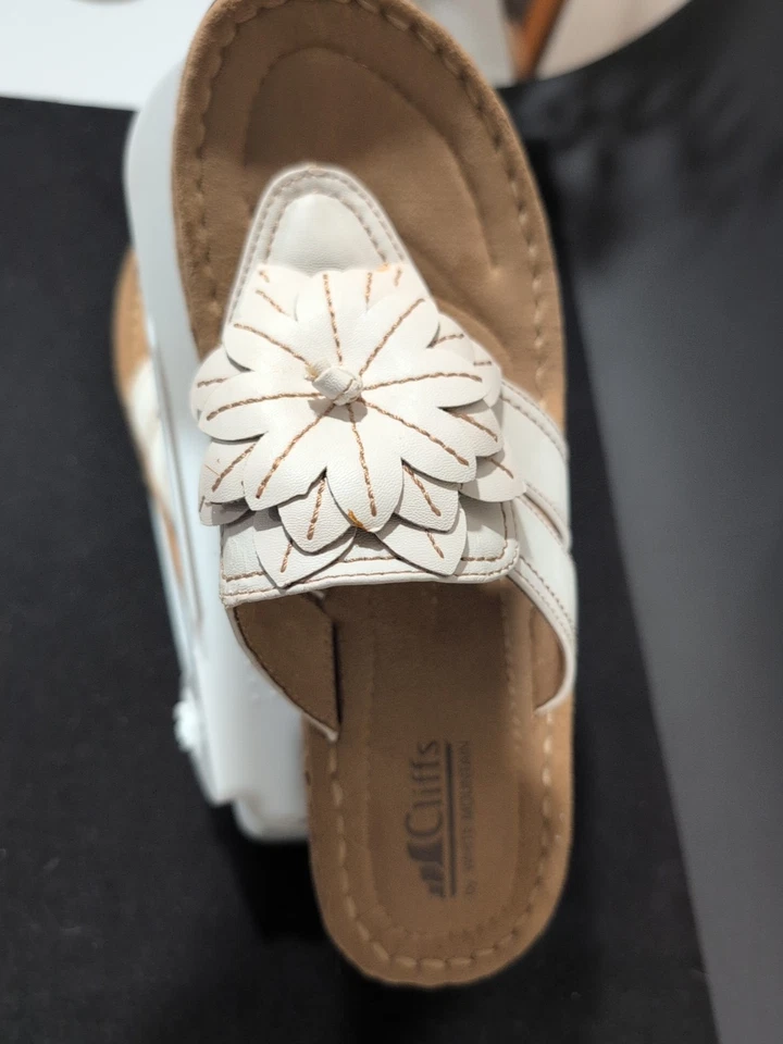 Sandalias Cliffs de White Mountain Chanclas Cupcake Flor Blanco Talla 10 Comodidad Foto 2 de 4