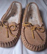 Women's Moccasin Slippers Size 7 Tan Faux Fur Lined Indoor Outdoor Shoes