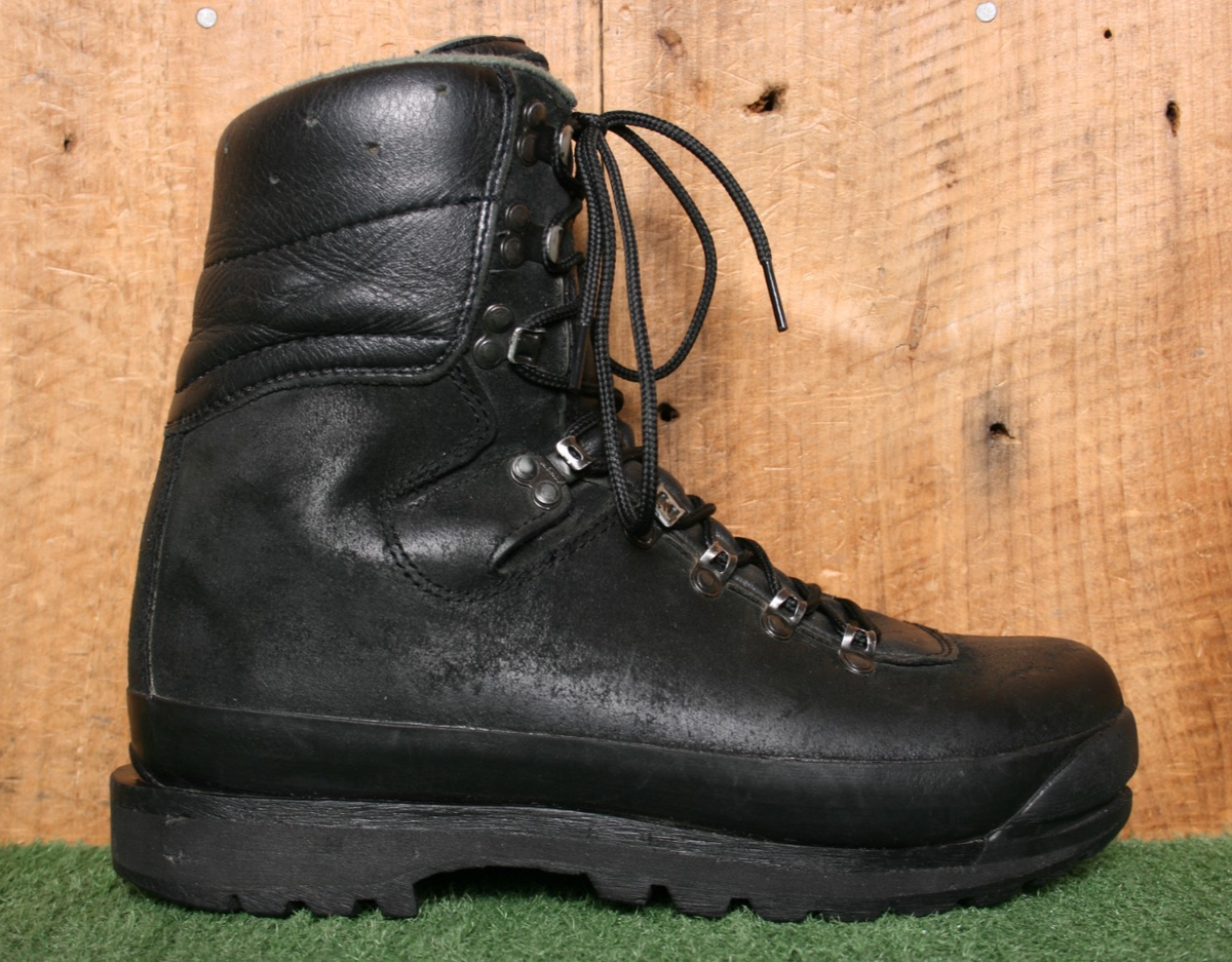 MEINDL Black Leather German Army Mountain Combat Boots EUR 42