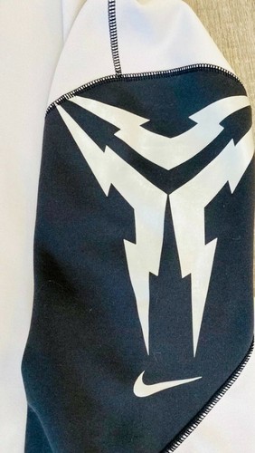 Nike Kobe Bryant graues Kapuzenschweißshirt (L) (grau Mamba Y2K Schild) - Bild 2 von 3