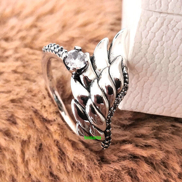 Sparkling Angel Wings Ring