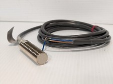 Omron E2E2-X5Y1-US Inductive Proximity Sensor, 24-240VAC, 2m Cable - Free Ship
