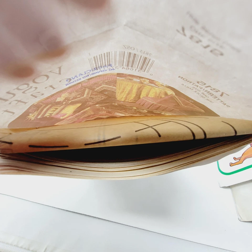 Vogue Pattern 7815 Tree Skirt Mantle Cover Stockings Christmas Sewing pattern - Image 3 of 3