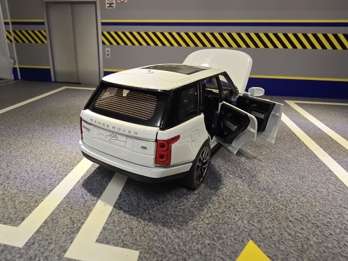 Range Rover 50th Blanco Todas las Puertas Luces Abiertas Escala 1:32 Diecast Modelo L405 - Imagen 9 de 12