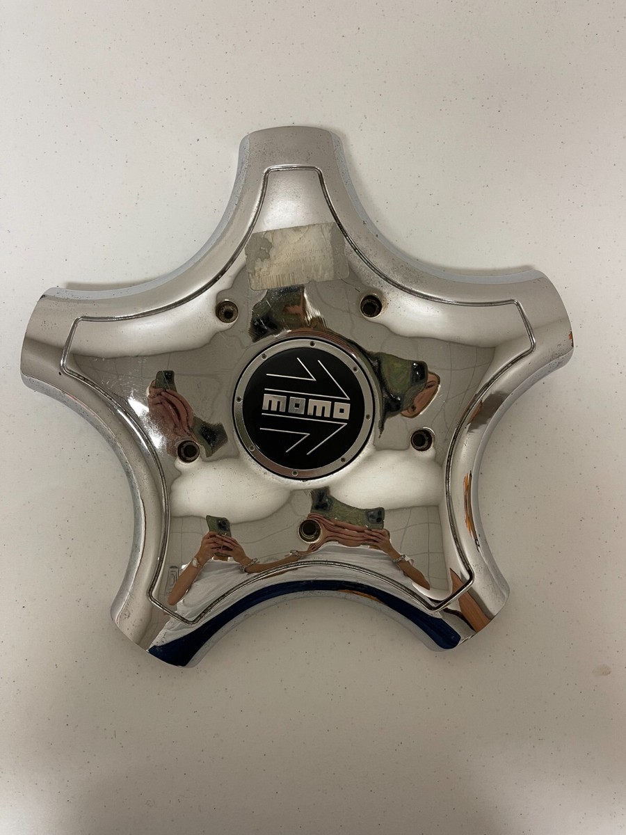 ONE USED MOMO 16