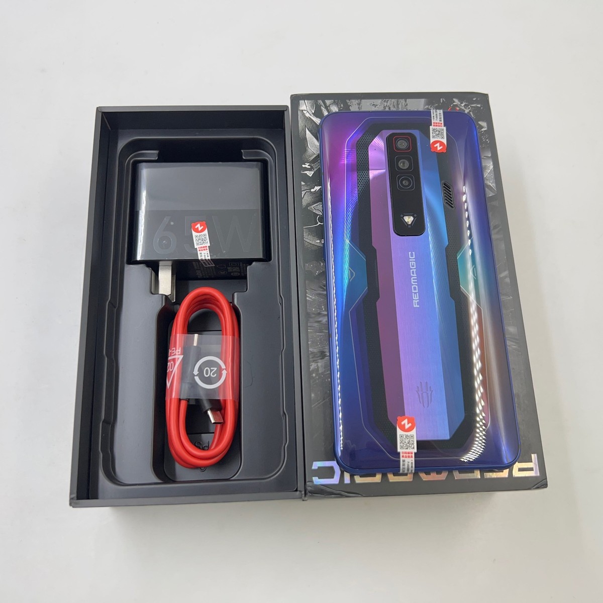 スマートフォン本体 REDMAGIC 7 (NX679J) 256GB/18GB RAM REDMAGIC 7 Cell Gamer Mobile, 165Hz Gaming Phone, 18GB RAM+