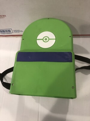 POKEMON CARRYING CASE PLAYSET GREEN HARD PLASTIC BACKPACK Fold Out
