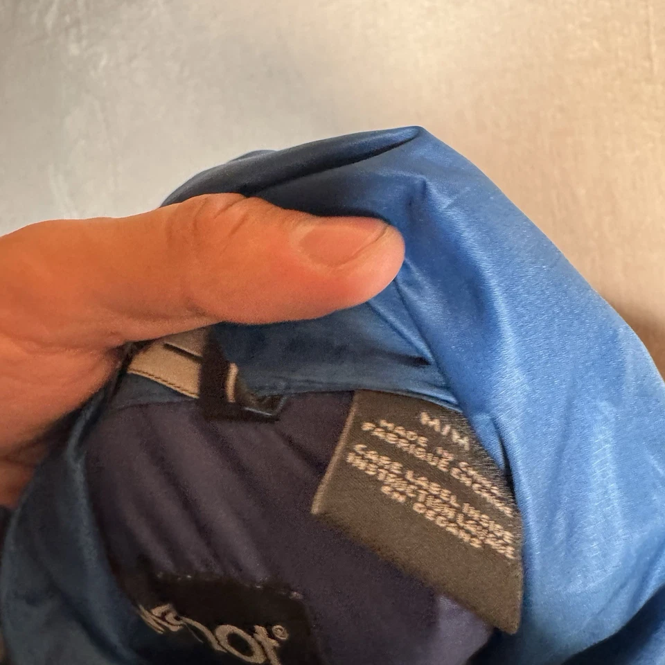 Jaqueta Marmot Masculina Média Azul Zíper Completo Zeus Down Repelente de Água Tampão Externo - Imagem 4 de 4