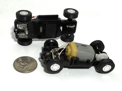 2pc Unused Vintage 1999 ARTIN 1/43 Toy Scale SLOT CAR CHASSIS Lit Lighted Unused