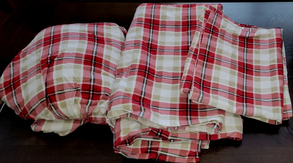 Juego de 4 PIEZAS JC PENNEY HOME Sábanas de Franela Queen Rojo a Cuadros Planas Ajustables y Estuches Foto 3 de 4