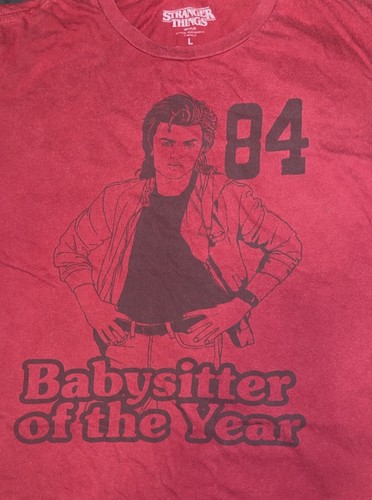 Stranger Things Babysitter Of The Year 84 T-shirt Men’s Large L 100% Cotton Red - Picture 3 of 6