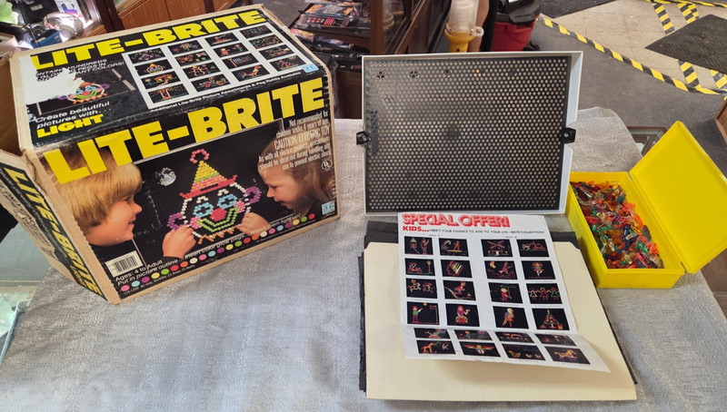 NOT AVAILABLE NA Vintage 1987 LiteBrite Lite Brite toy set with box