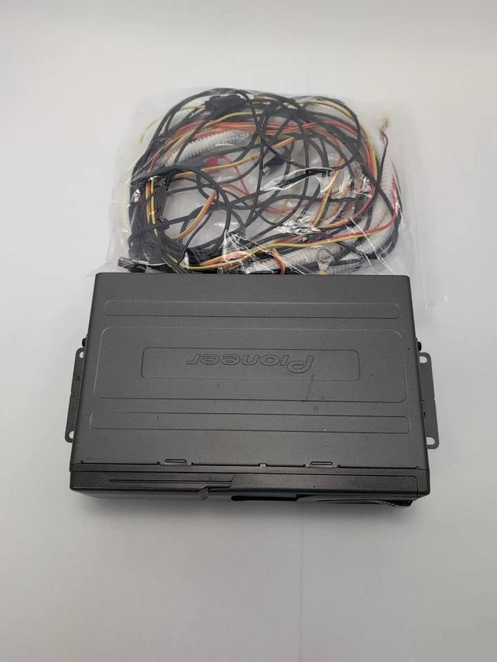 Pioneer CDX-FM673 Car Audio 6 Disc CD Changer & Wiring Harness Tested No Remote  - Image 4 of 4