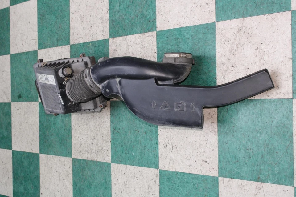 00-06 Yukon XL 5.3L OEM Air Intake Filter Housing Cleaner Box High Capacity WTY Foto 4 de 4