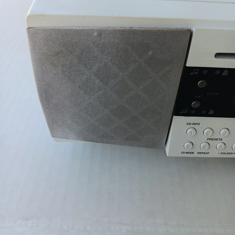 Cambridge Soundworks Radio CD-745 White AM FM CD AUX Alarm Clock No Remote* READ - Image 2 of 4