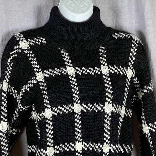 Jones New York Petite Turtleneck Hand Embroidered Women's P/s Small Knit Sweater