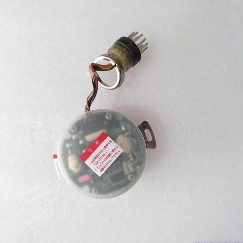 1 PIEZA PARA Servo Codificador Sanyo F686000DK1 F682000DKA F686000DKA USADO Foto 2 de 3