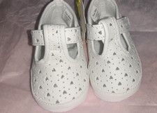 Girl's First Steps Shoes Size 3 White Silver Hearts Activewear Fashion 6-9 Month