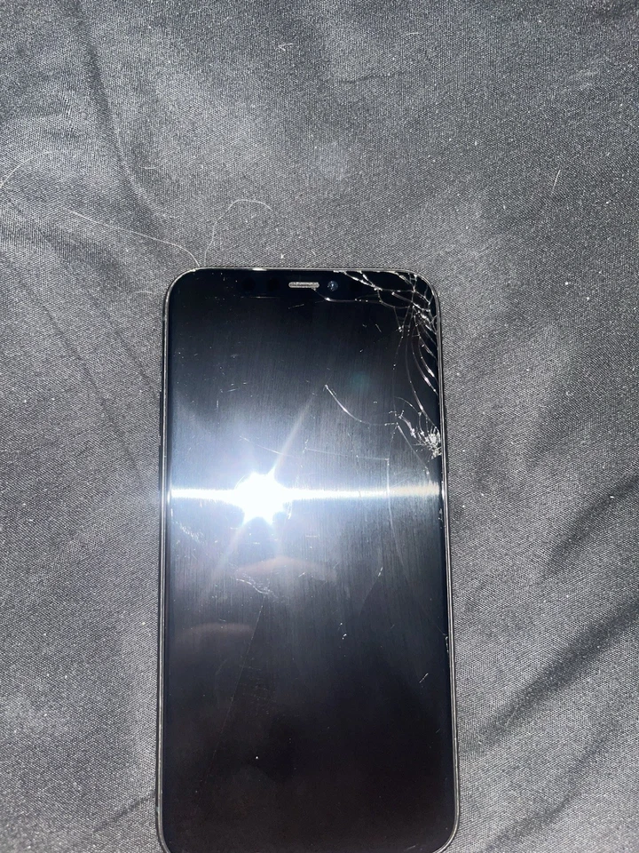 Apple iPhone 11 Pro · 256GB, photo 2 of 4