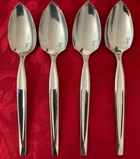 Wm Rogers Mfg Co. Stainless - INS242 - SET OF 4 MELON / FRUIT SPOONS 5 7/8”
