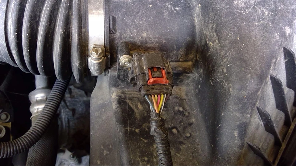 Medidor de flujo de aire de inyección de combustible usado se adapta a: 2012 GMC Acadia Grado A Foto 2 de 4