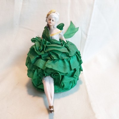 x-94435	Alte Porzellan Teepuppe Half Doll Nadelkissen H:ca. 15cm,