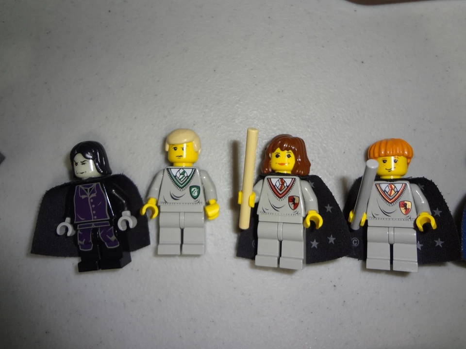 RETIRED ORIGINAL VINTAGE HARRY POTTER LEGO 4709 HOGWARTS CASTLE MINIFIGS RARE - Image 3 of 4