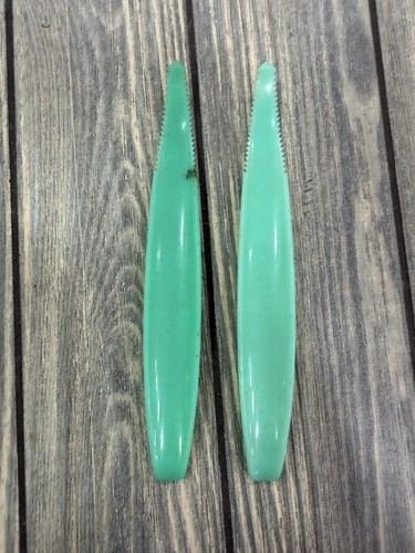 Tupperware Vintage Mint Green Serrated & Smooth Edge Cake Decorating Modeling