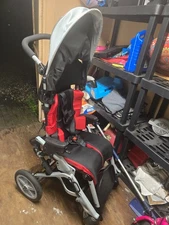 Leggero Reach Se 14" adaptable stroller with tray,never used clean non smoker