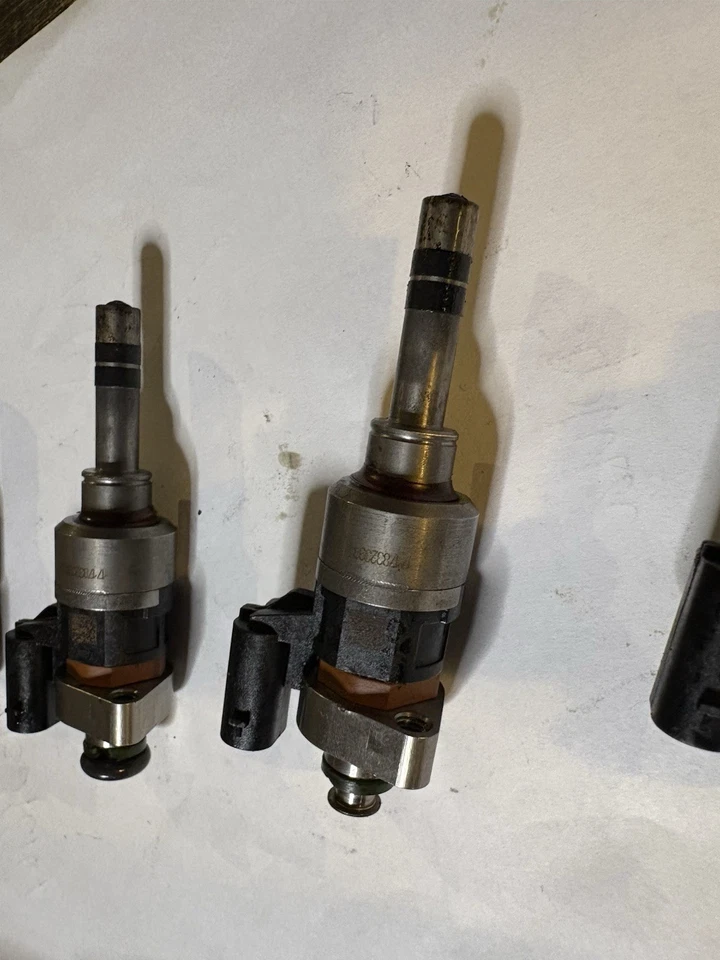 4x Inyectores de combustible OEM GM para Chevy Cruze Malibu Equinox 2016-19 55577403 Foto 4 de 4