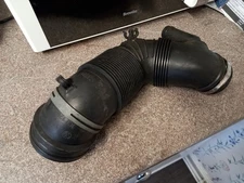 Turbocharger Air Intake Hose Pipe for Audi SEAT Skoda VW 2.0 TDi 3C0129654P