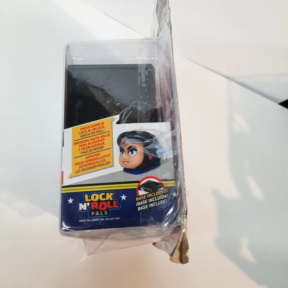 Figura híbrida 2 en 1 DC Lock Roll Morph Wonder Woman a vehículo Foto 3 de 4