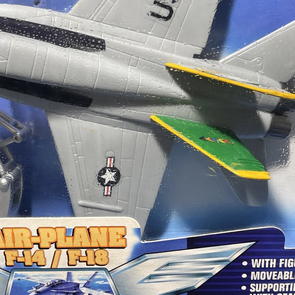 НОВЫЙ RAY САМОЛЕТ F-18 ИСТРЕБИТЕЛЬ ВВС США СЕРЫЙ МАСШТАБ 1/72 1996 - Изображение 4 из 4