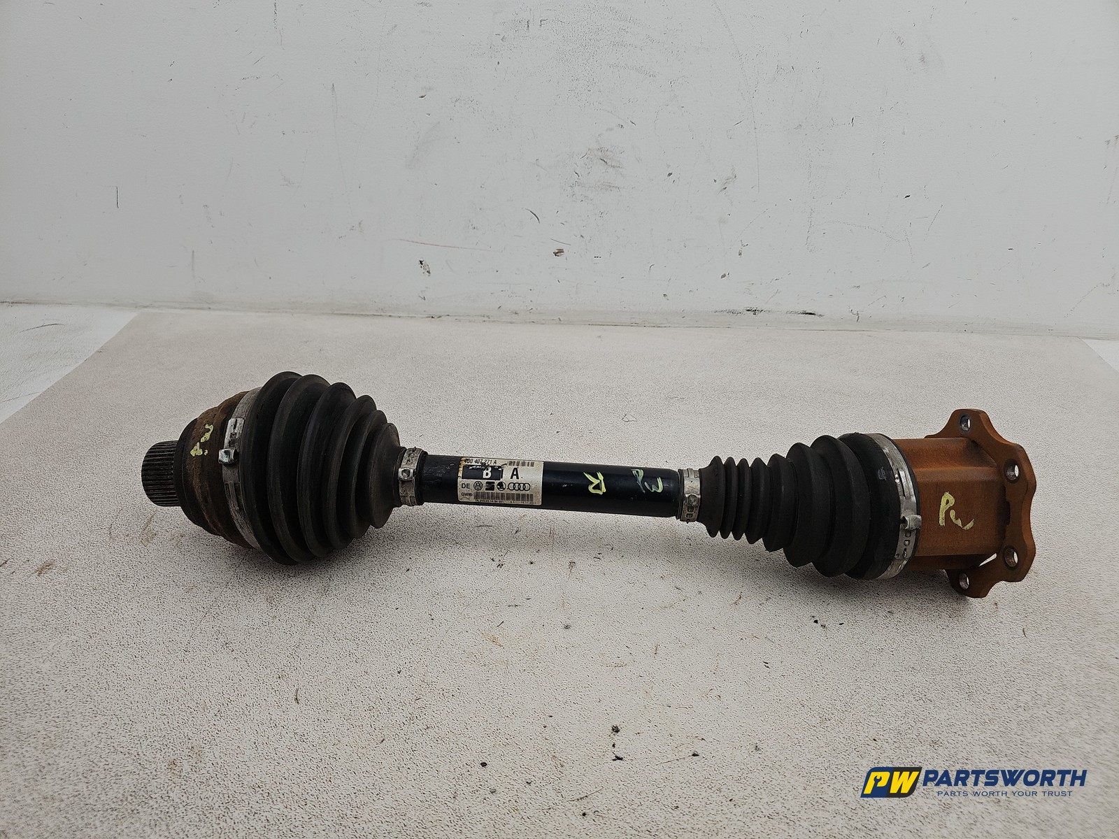AUDI A6 SE TDI Driveshaft Front RH Driver Side 4G0407271A 2011-2018