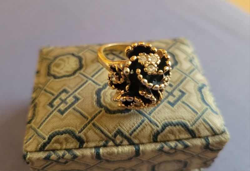 HGE 18K gold, black and clear rhinestone ring size 7 or 8. 