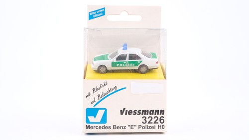 Viessmann H0 3226 Mercedes Benz "E" Policía | Condition: Gebraucht