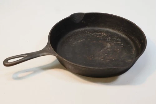 Antique GRISWOLD Cast Iron Skillet Pan #8 LARGE LOGO