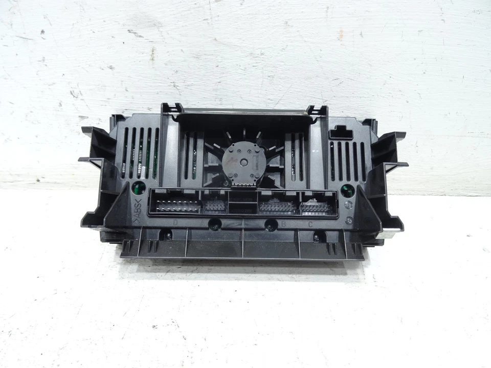 AUDI A3 2009 calefacción climatizador panel 8P0820043BL Foto 2 de 4