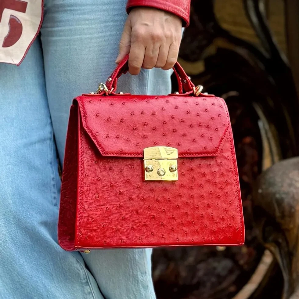 CHANEL Borsa a tracolla donna in pelle di struzzo rosso