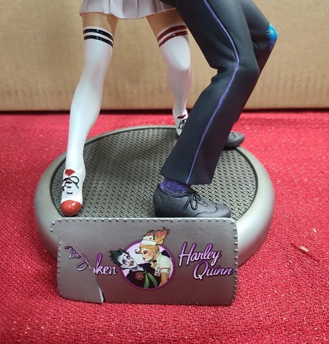 Joker and Harley Quinn Bombshells Statue 1st Edition DC Collectibles See Discrip - Picture 3 of 7